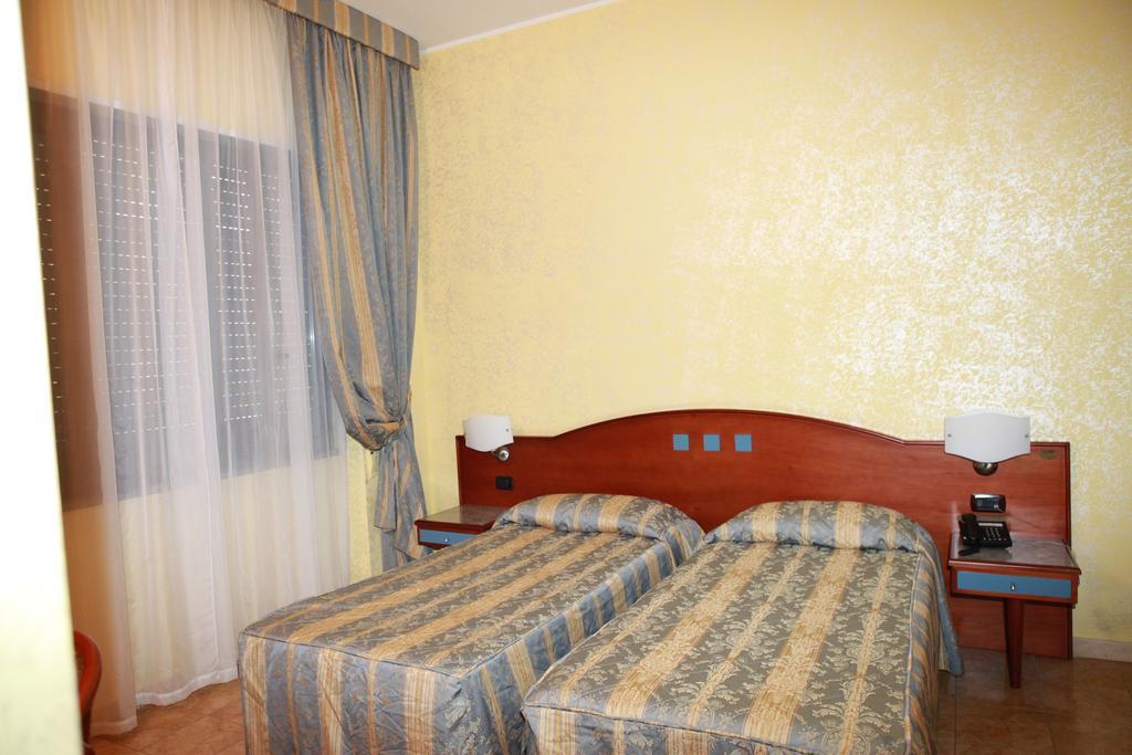 Hotel San Giuseppe - Cityhotel Catanzaro Oda fotoğraf